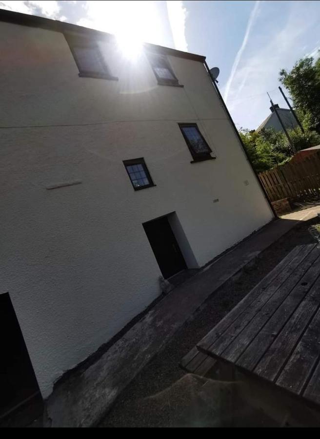 Glan-Yr-Afon Cottage Two Bedrooms Sennybridge Exterior foto